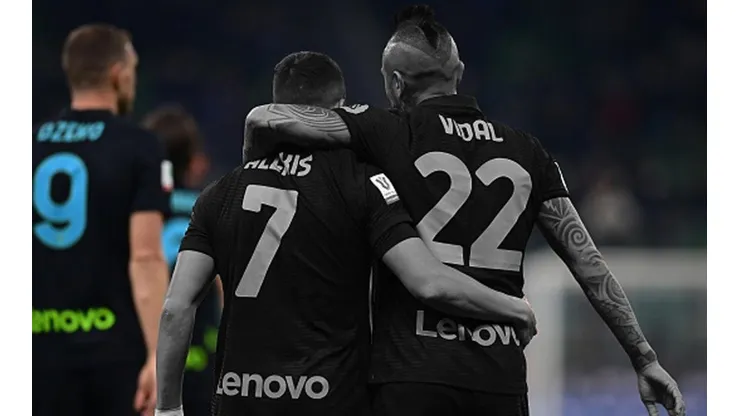 El Inter ya tiene nuevo 22 y el 7 sigue libre tras las salidas de Arturo Vidal y Alexis Sánchez.