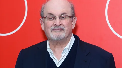 El escritor Salman Rushdie está internado en Pensilvania.