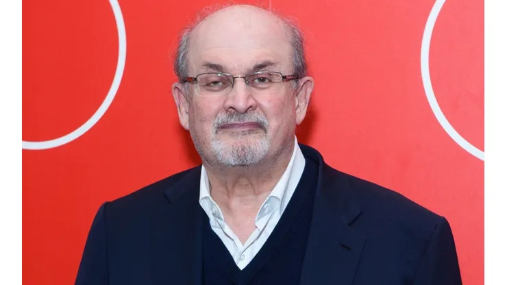 El escritor Salman Rushdie está internado en Pensilvania.