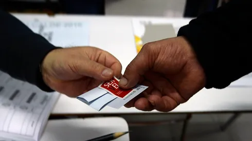 ¿Quiénes tienen que votar en el Plebiscito y cómo puedo excusarme?