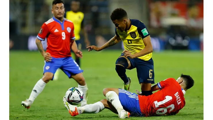 Byron Castillo ante Chile en la victoria que Ecuador logró en San Carlos de Apoquindo por las Clasificatorias rumbo al Mundial de Qatar 2022.