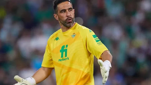 La presencia del portero nacional es dudosa en el estreno del Betis por La Liga.