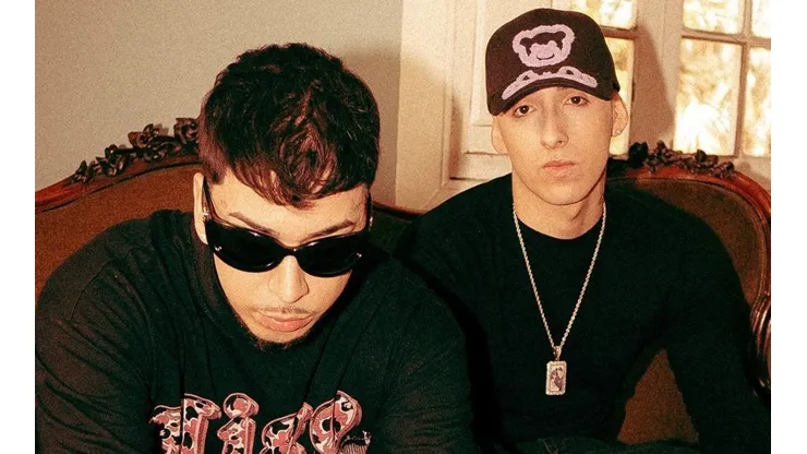 Pailita junto a Youngcister para Caminemos de la Mano.