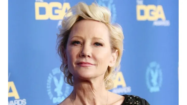 Anne Heche aparece en reconocidas películas como Wag the Dog, Volcano y Six days, Seven Nights.