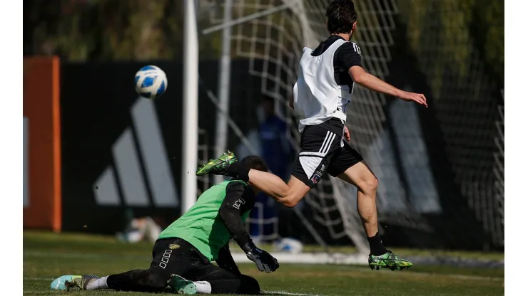 Marco Rojas viene de marcar en amistoso ante Barnechea.