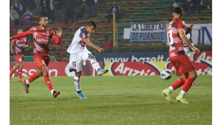 Eduardo Navarrete anotó un golazo para darle el triunfo a Deportes Melipilla