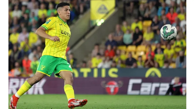 Marcelino Núñez anotó un golazo de penal para el triunfo del Norwich