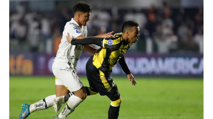 Deportivo Táchira viene de eliminar a Santos por penales en octavos de final