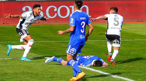 Colo Colo celebra ante Universidad de Chile en Talca.