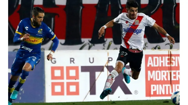 Everton goleó a Curicó