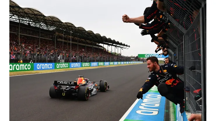 Verstappen remontó nueve posiciones para ganar en Hungría.