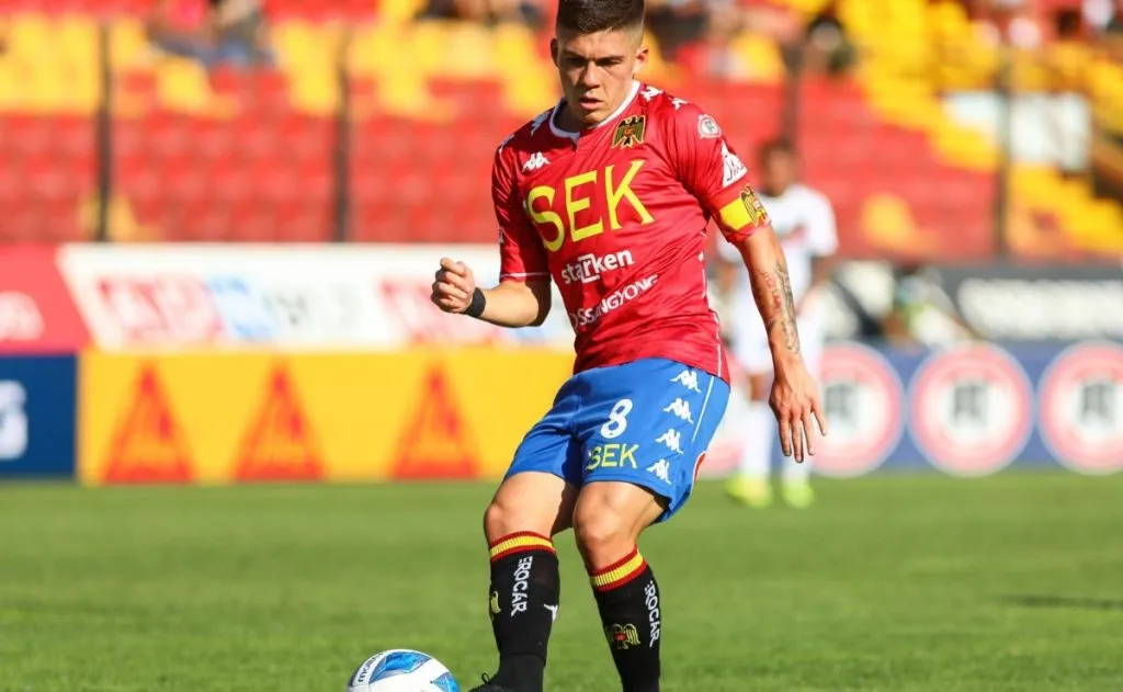 Víctor Felipe Méndez podría volver al fútbol chileno ahora con la camiseta de Colo Colo.