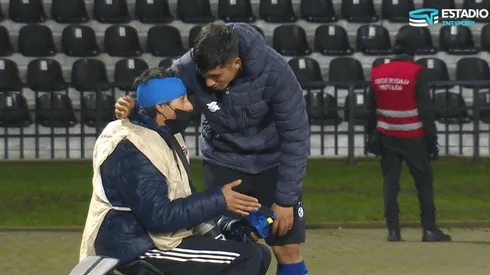 Carlos Lobos fue a pedir disculpas tras el encuentro y le regaló su camiseta.