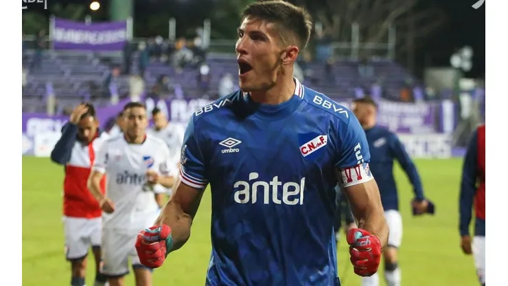 Rochet no duda en cederle la jineta a Suárez.