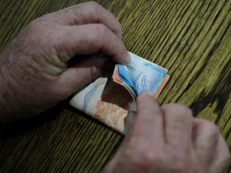 ¿Cuándo se realiza el reajuste del sueldo mínimo y cuál es el nuevo monto?