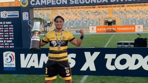 Hans Martínez fue campeón con Lautaro de Buin en Segunda División.