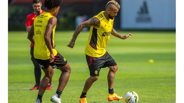 Arturo Vidal sigue sumando jornadas de trabajo en Flamengo.