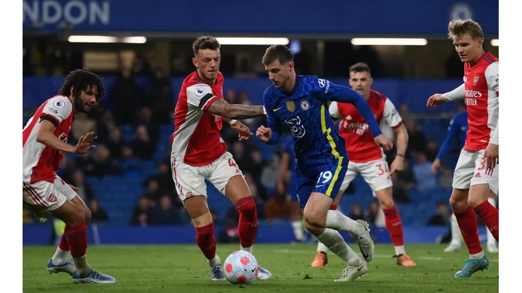 Chelsea y Arsenal se preparan para una nueva temporada en la Premier League.