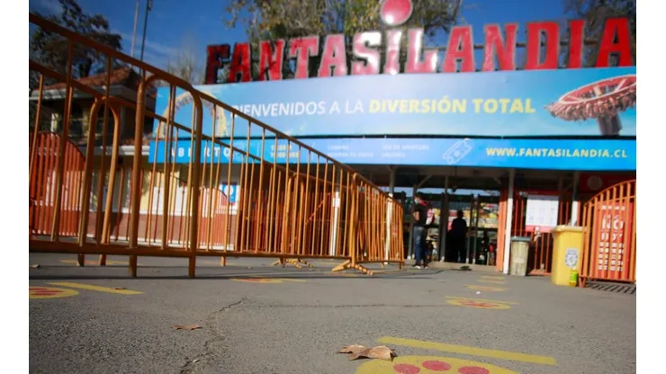 ¿Cómo se llega al parque de diversiones y cuánto cuestan las entradas?