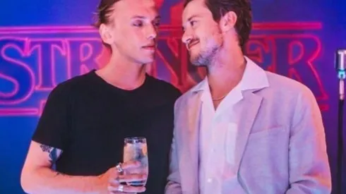 Joseph Quinn y Jamie Cambpbell Bower