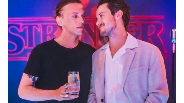 Joseph Quinn y Jamie Cambpbell Bower