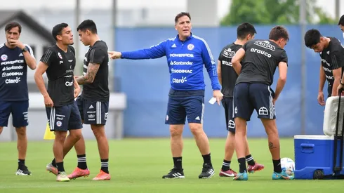 El Toto no solo la rompe dando instrucciones en Juan Pinto Durán, también tiene lo suyo para romperla en el tenis.