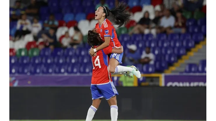 La celebración de las seleccionadas nacionales en el estadio Pascual Guerrero.