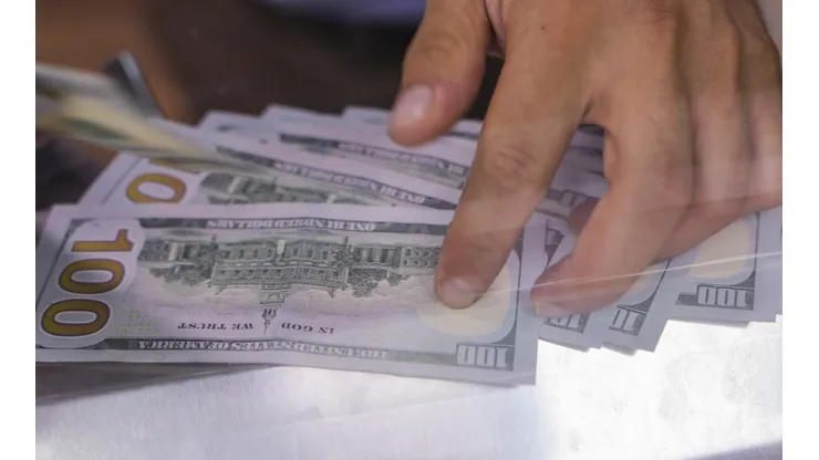 ¿A cuánto está el valor del dólar este lunes 11 de julio en Chile?