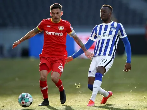 Charles inicia temporada como capitán en goleada del Leverkusen