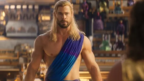 Thor: Love & Thunder se extiende por dos horas para contar una nueva historia de acción y comedia.