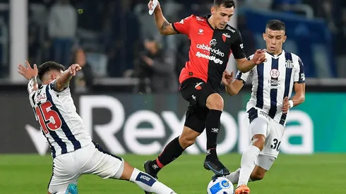 Colón y Talleres protagonizaron un cerrado partido de ida