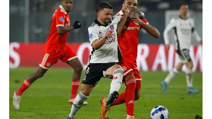 Costa aportó con dos asistencias ante Inter de Porto Alegre