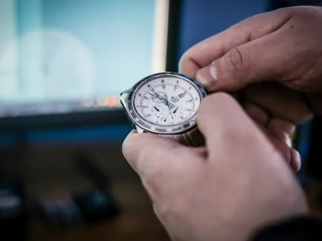 ¿Cuándo es el cambio de hora y se atrasa o se adelanta el reloj?