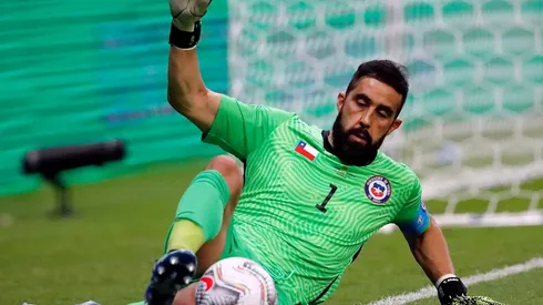 Claudio Bravo espera que el fútbol chileno logre emular los proyectos deportivos internacionales