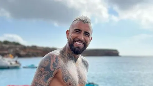 Vidal se relaja en sus vacaciones mientras se prepara para su próximo club