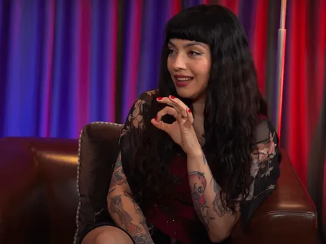 Mon Laferte cuenta que vendió drogas en su época escolar más rebelde