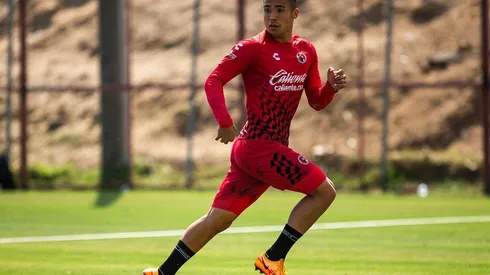 El defensor ya se encuentra con su nuevo equipo en pretemporada.