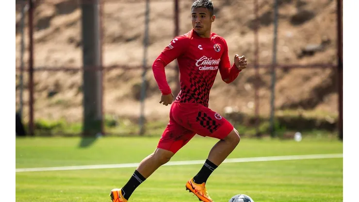 El defensor ya se encuentra con su nuevo equipo en pretemporada.