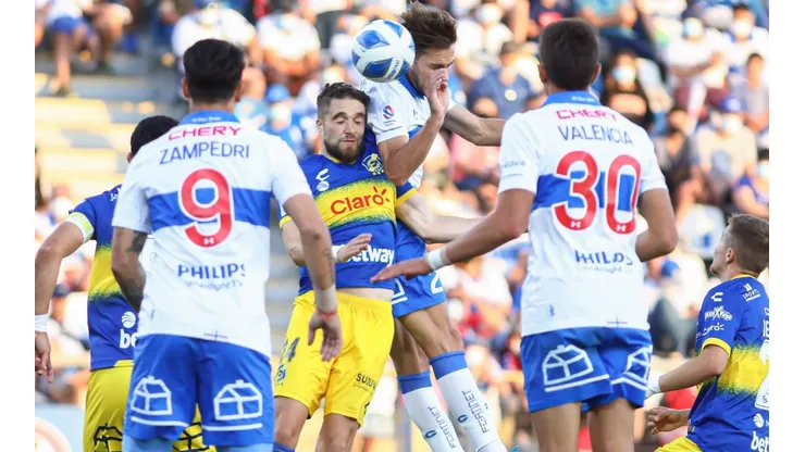 Lucas Melano estaría viviendo sus últimas horas con la UC