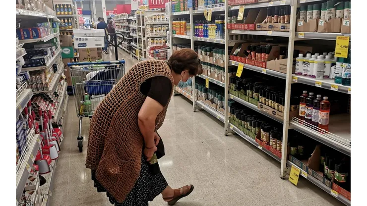 ¿Qué supermercado mantendrá el precio de 53 productos de la canasta básica?