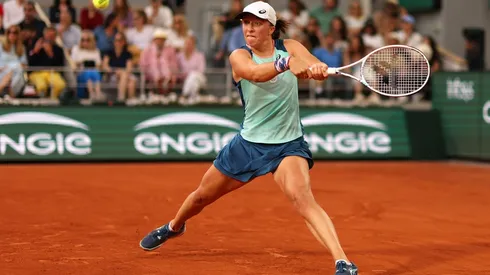 Iga Swiatek campeona de Ronald Garros tras ganarle la final a Coco Gauff.