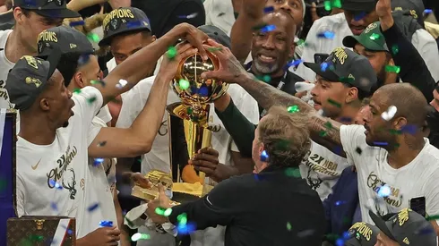 El Trofeo Larry O'Brien busca nuevos dueños tras la eliminación de los Bucks.