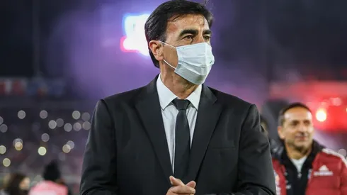 El técnico albo se refirió al cruce que vivirá Colo Colo en Copa Sudamericana