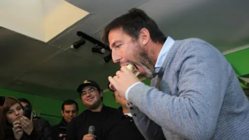 El día del lanzamiento en El Bajón del sándwich del Toto Berizzo.