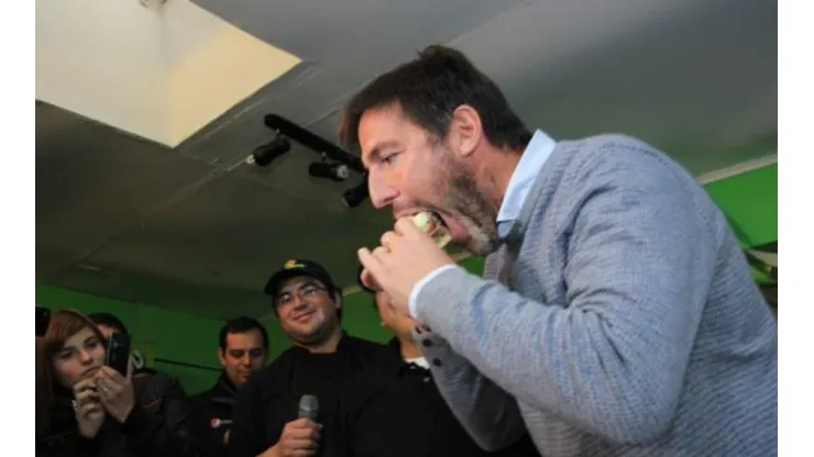 El día del lanzamiento en El Bajón del sándwich del Toto Berizzo.