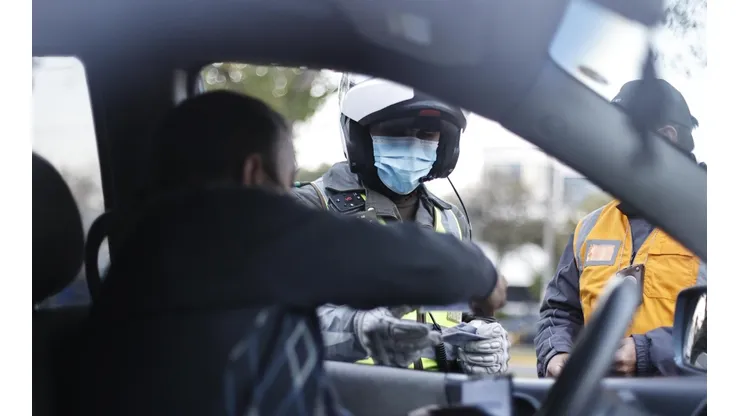 ¿Quiénes tienen restricción vehicular este miércoles 25 de mayo?