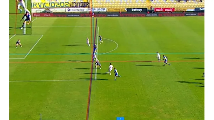 El fuera de juego sancionado vía VAR en contra de Ronnie Fernández invalidó el empate parcial de Universidad de Chile ante Everton