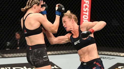 Holly Holm venció en 2020 a Irene Aldana, en su última pelea en la UFC