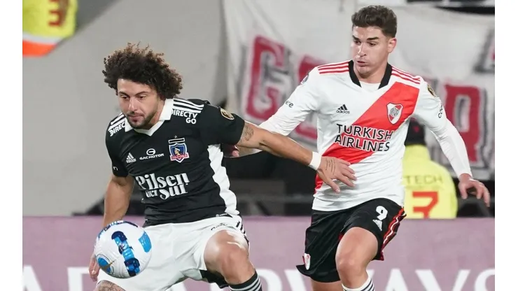 Colo Colo ante River Plate en Buenos Aires por la Copa Libertadores.