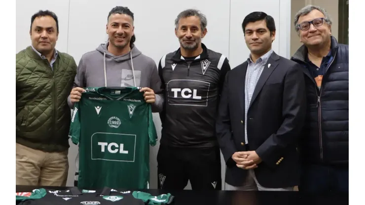 Pajarito Valdés dejó el lila de San Antonio para vestirse con el verde de Wanderers.